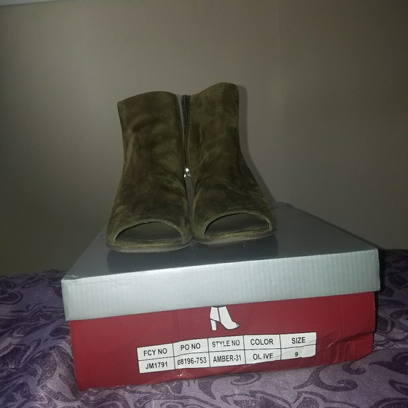 Open toe booties - Picture 4 of 5